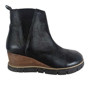Diba Shoes Womens Size 8.5 Black Leather Wedge Ankle Boots